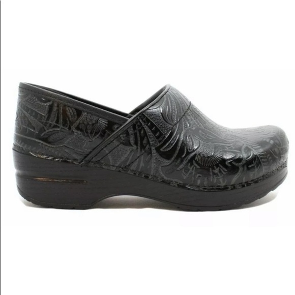 𝅺DANSKO Professional Black Tooled Clogs Size 39/US 8.5-9 - Picture 1 of 10